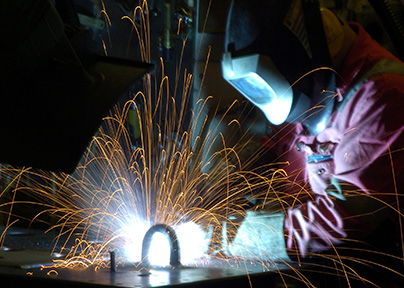 ABB employee welding (photo)