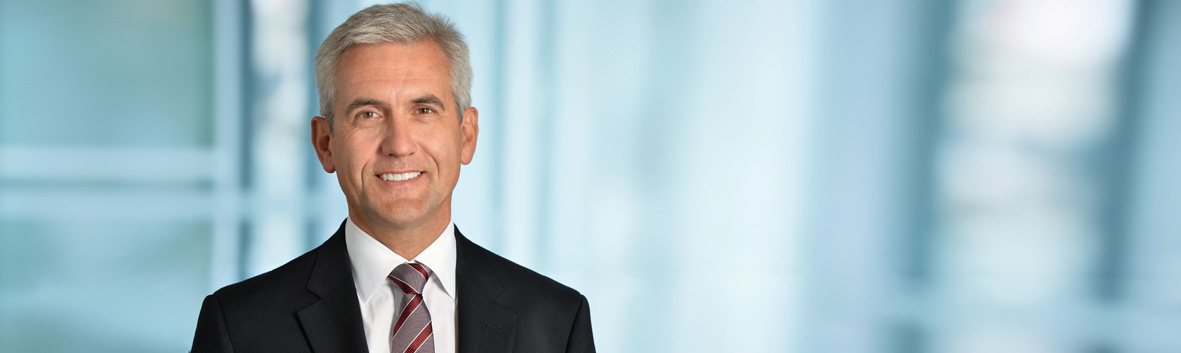 Portrait of CEO Ulrich Spiesshofer (photo)