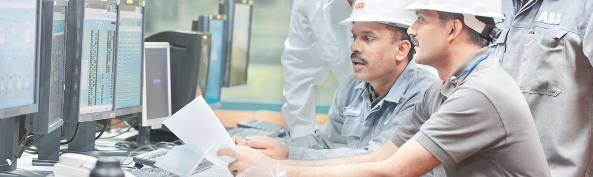 ABB employees at pulp and paper factory in Indonesia (photo)