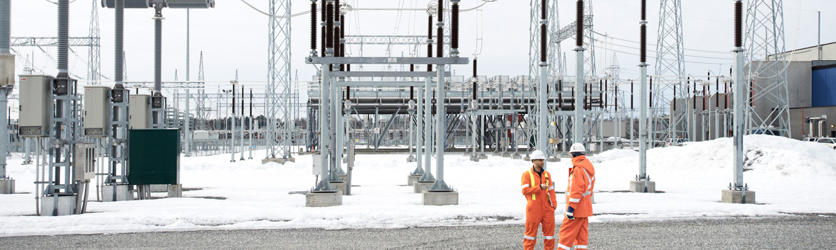 HVDC converter station in Canada (photo)