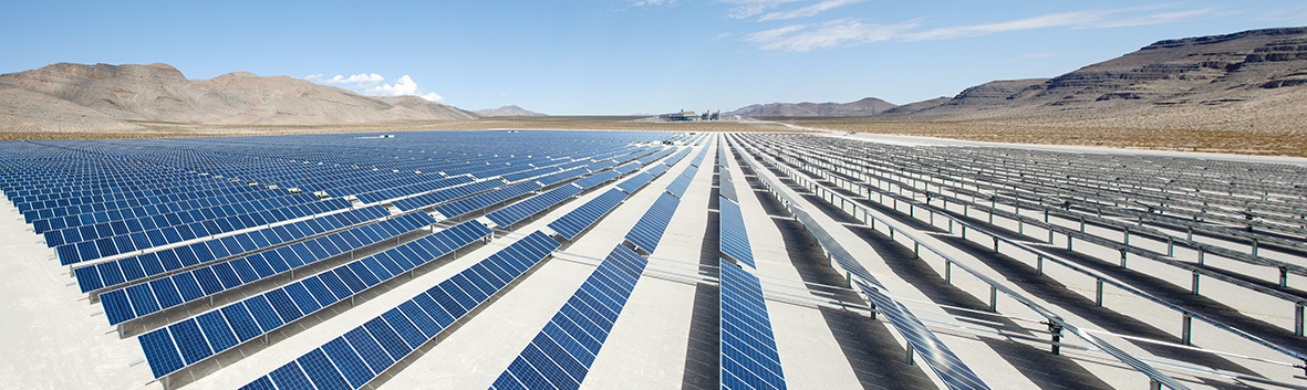 Solar plant in Nevada, USA (photo)