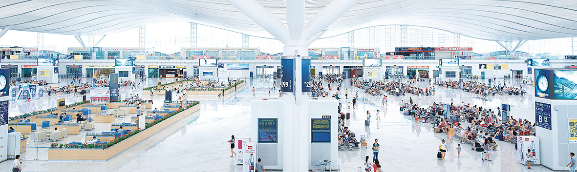 Interior of Shenzhen's impressive rail terminus (photo)