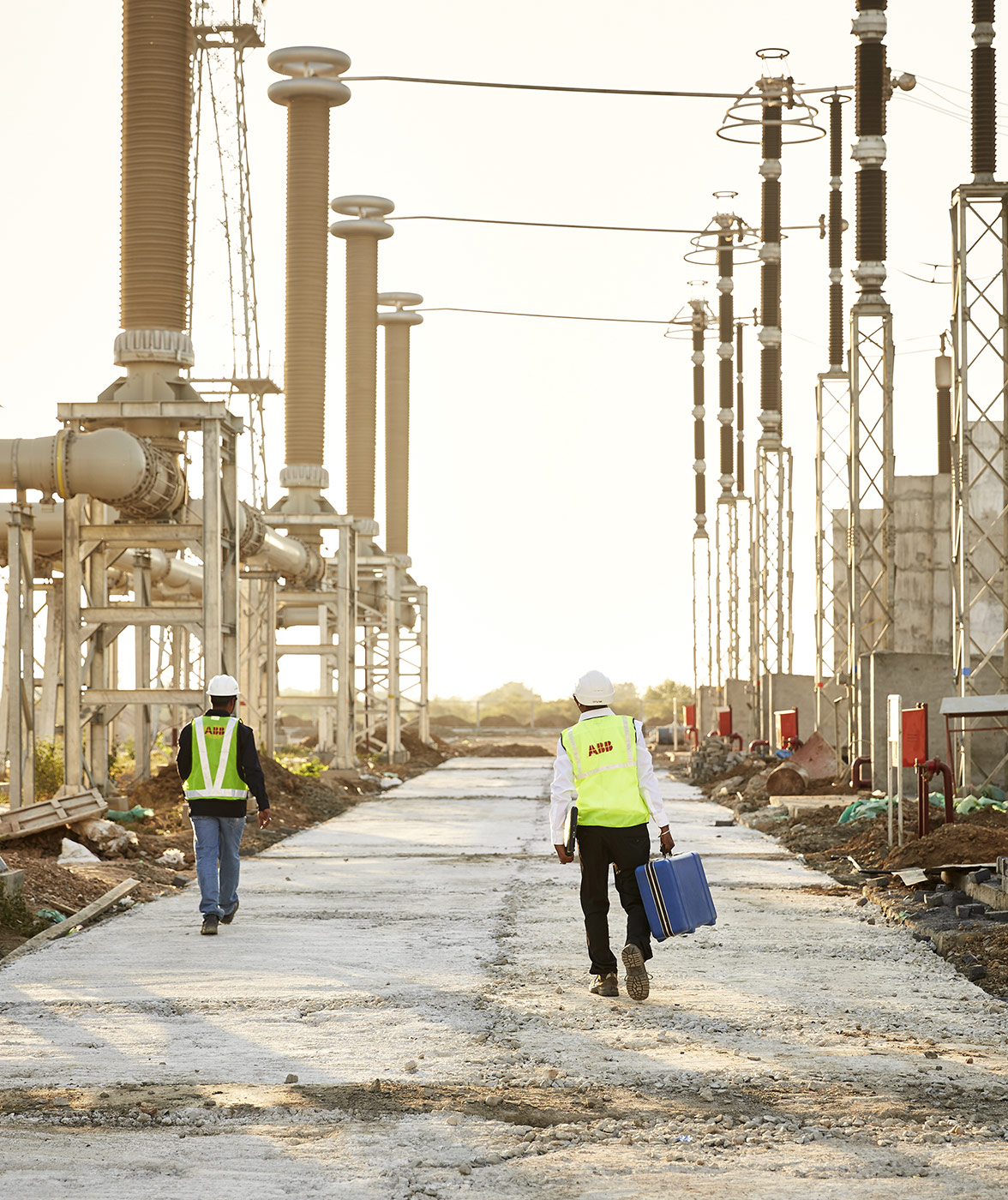 ABB employees at umesh transformer (photo)